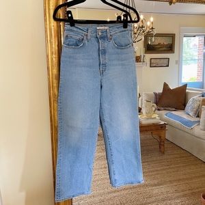 Levi’s Ribcage Light Wash Jeans